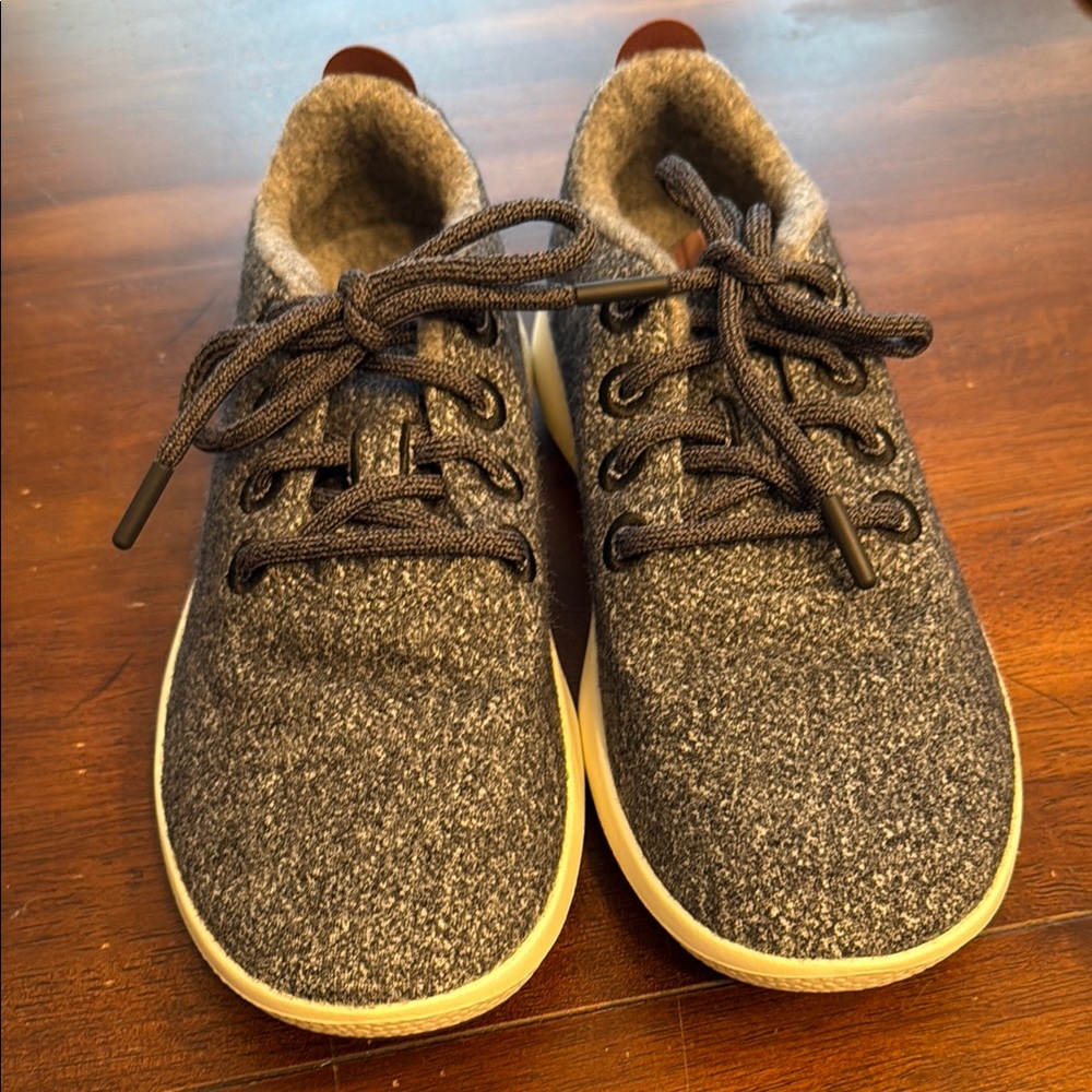 Allbirds Women’s Size 8 Wool Run Mizzle Sneakers in Charcoal Gray/natural black